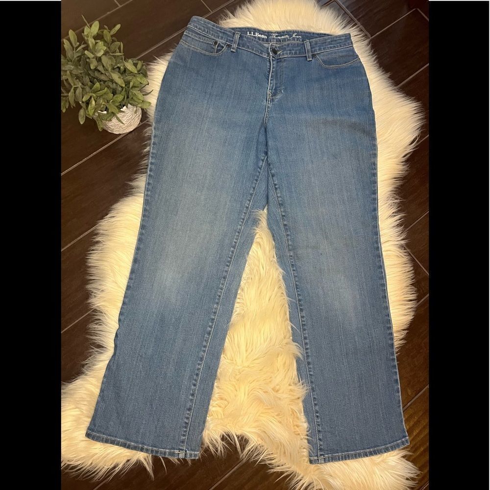 L.L Bean favorite fit Curvy denim jeans 12R